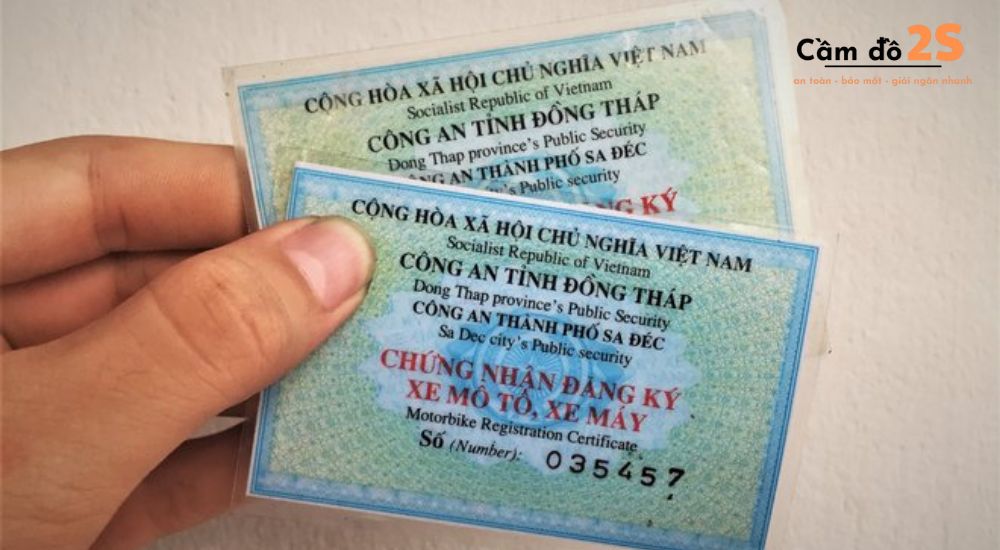 Cầm cavet xe ô tô có bị phạt không