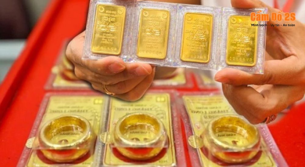 Cầm vàng tại quận 1 cần kiểm tra kỹ trọng lượng và loại vàng