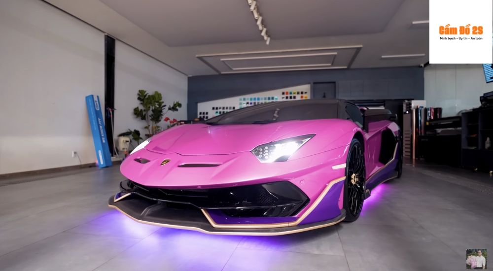 Livestream xe Lamborghini tại tiệm cầm đồ